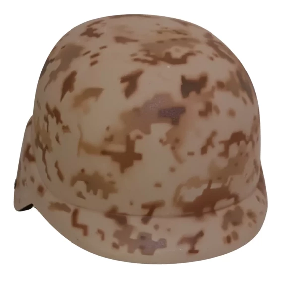 Komplett katonai szett - sisakkal, fegyverrel