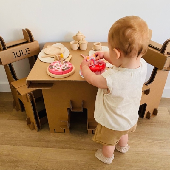 Színezhető karton játék - Gyermek asztal és szék (teljesértékű bútor)